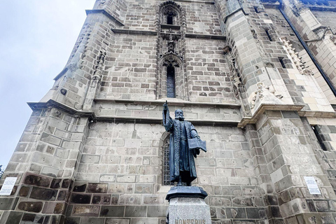 From Bucharest: Dracula Castle, Peles and Brașov Day Trip