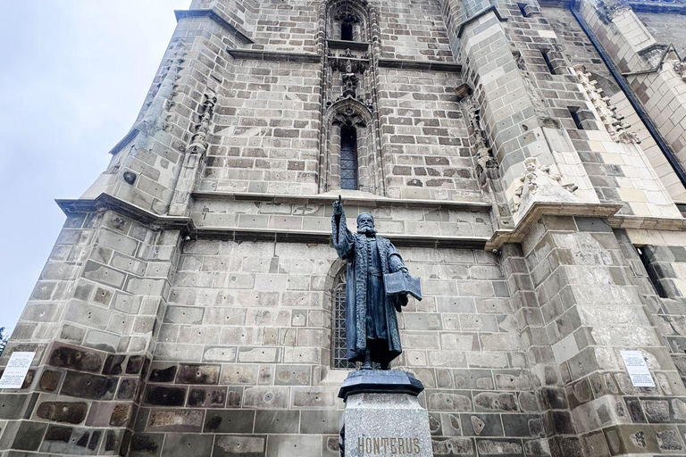 From Bucharest: Dracula Castle, Peles and Brașov Day Trip
