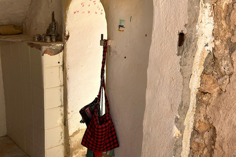 Djerba: Private Excursion to Ksar Ghilane & Tataouine in 1 Day Desert Djerba: Private Day Trip to Ksar Ghilane & Tataouine in the Desert