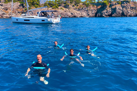 Z Sorrento: Prywatna jednodniowa wycieczka łodzią do Amalfi i Positano