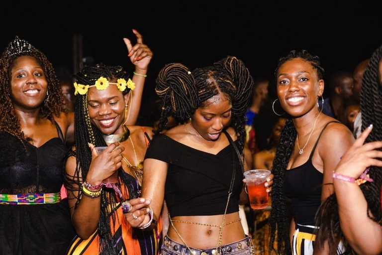 Experimenta a vida nocturna de Accra Música Bebidas Dança Festa &amp; Vibe