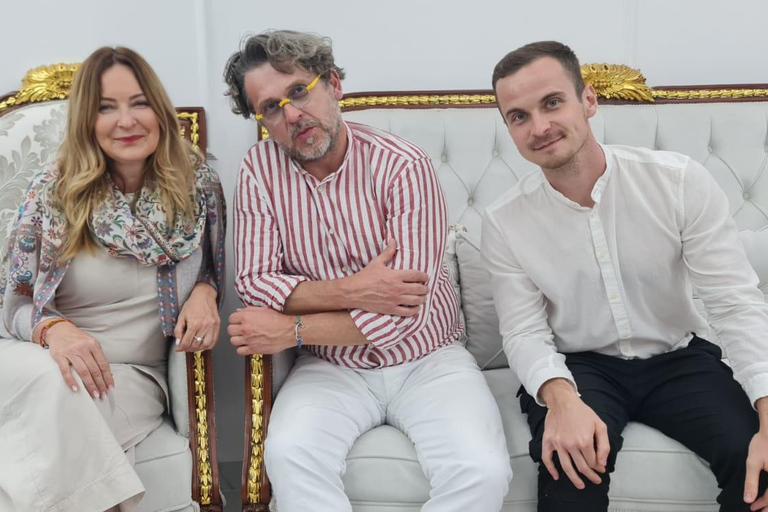 Omani Hospitality: Authentic Family Dinner Experience