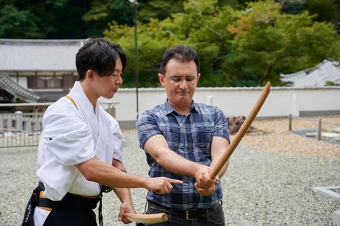 Osaka: Tour privado de esgrima - Entrenado por un gran maestro