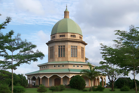 Kampala: Bahai-templet, Gadaffi-moskén, Kasubi-gravarna, palatset