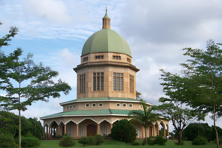 Kampala : Temple Bahai, Mosquée Gadaffi, Tombes Kasubi, Palais