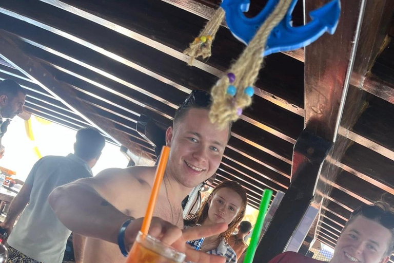 Alanya: Romantic Boat Tour with Lunch and Drinks