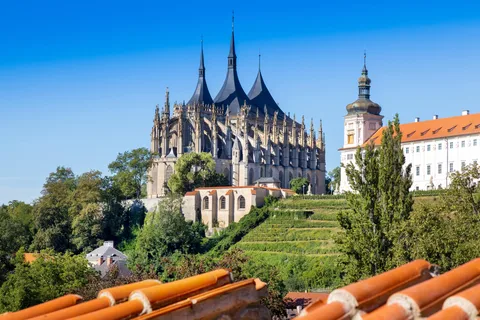 Desde Praga: excursión a Kutná Hora, la iglesia de los huesos y el museo folclórico.