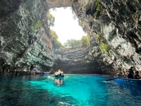 Argostoli, el lago Melissani, la cueva Drugrati y la playa de Myrtos - Housity