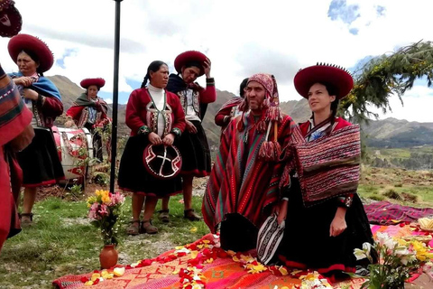 Traditionell inka-bröllopsceremoni i Heliga dalen