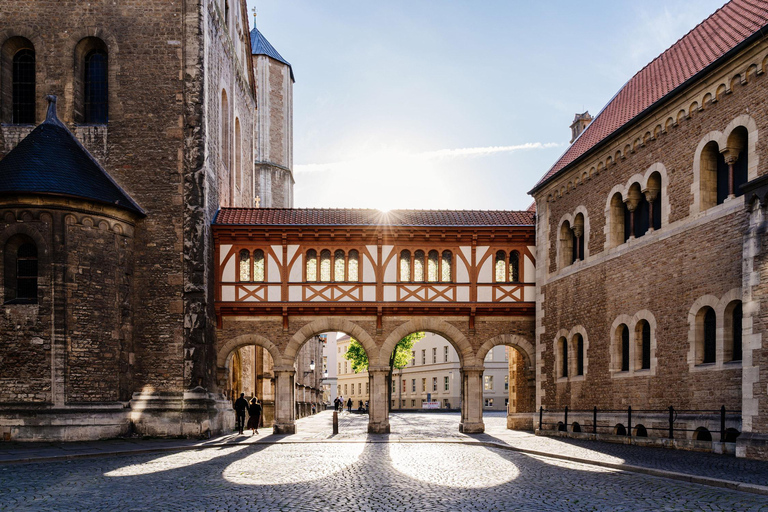 Historic, diverse and surprising. Discover Braunschweig. Braunschweig City Tour for a Group with up to 25 Adults.