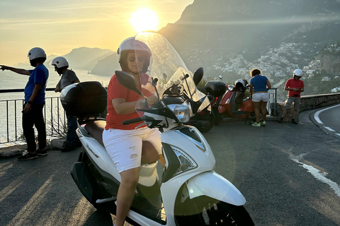 Salerno: Scooter Rental to travel the Amalfi Coast