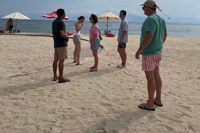 Explore Nusa Lembongan with Traditional Car & Local Guide