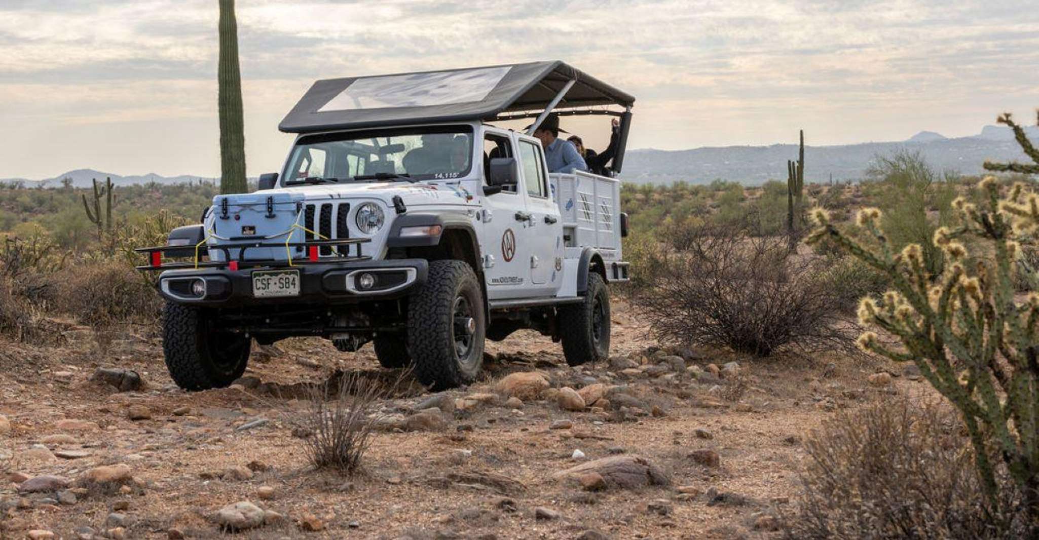 Scottsdale, Tournée de Jeep du coucher du soleil dans le ciel peint - Hizvo