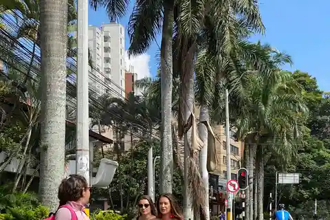 MEDELLIN: TOUR IN BICICLETTA ELETTRICA - IN FRANCESE