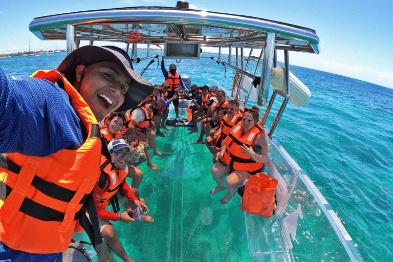 Isla Mujeres: Excursion Crystal Boat Tour at the Caribbean Isla Mujeres: Transparent Boat Tour