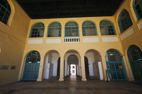 Tel Aviv: From Neve Tzedek to the UNESCO White City Tour