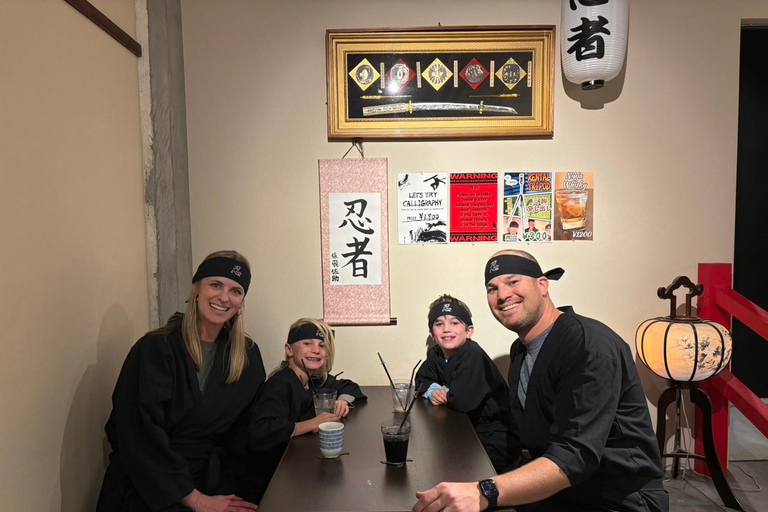 Tokyo : Ninja Experience Cafe HarajukuFormation ninja + location de costume ninja + une boisson