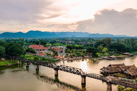 From Bangkok: Kanchanaburi Private Day Tour with Lunch