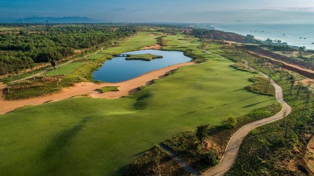 Phan Thiet: Day Golf at NovaWorld - 18-Hole Round with Caddy