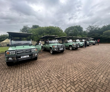 Hluhluwe Imfolozi Safari including Open Vehicle Game Drive