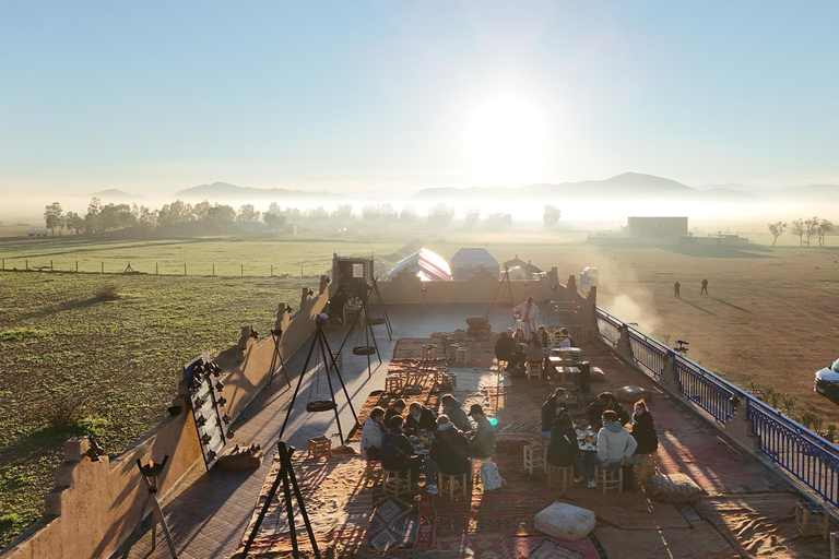 Marrakech: Royal Breakfast with Hot Air Balloons view