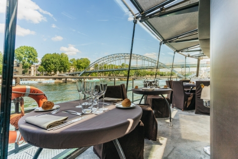 Parijs: 2 uur durende rondvaart over de Seine met lunchBoottocht door Parijs met lunch van 2 uur: Service Premier