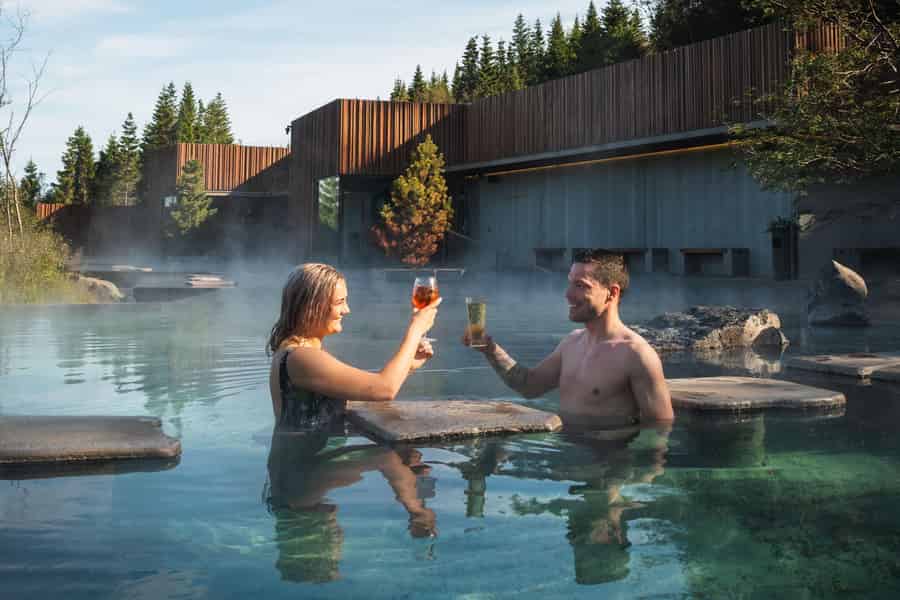 Akureyri: Einlass zur Waldlagune mit Handtuch und Getränk. Foto: GetYourGuide Akureyri: Einlass zur Waldlagune mit Handtuch und Getränk. Foto: GetYourGuide