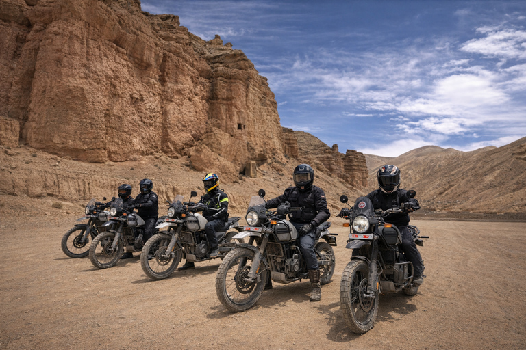 From Kathmandu: 2-Day Chitlang Motorbike Day Tour with Meals