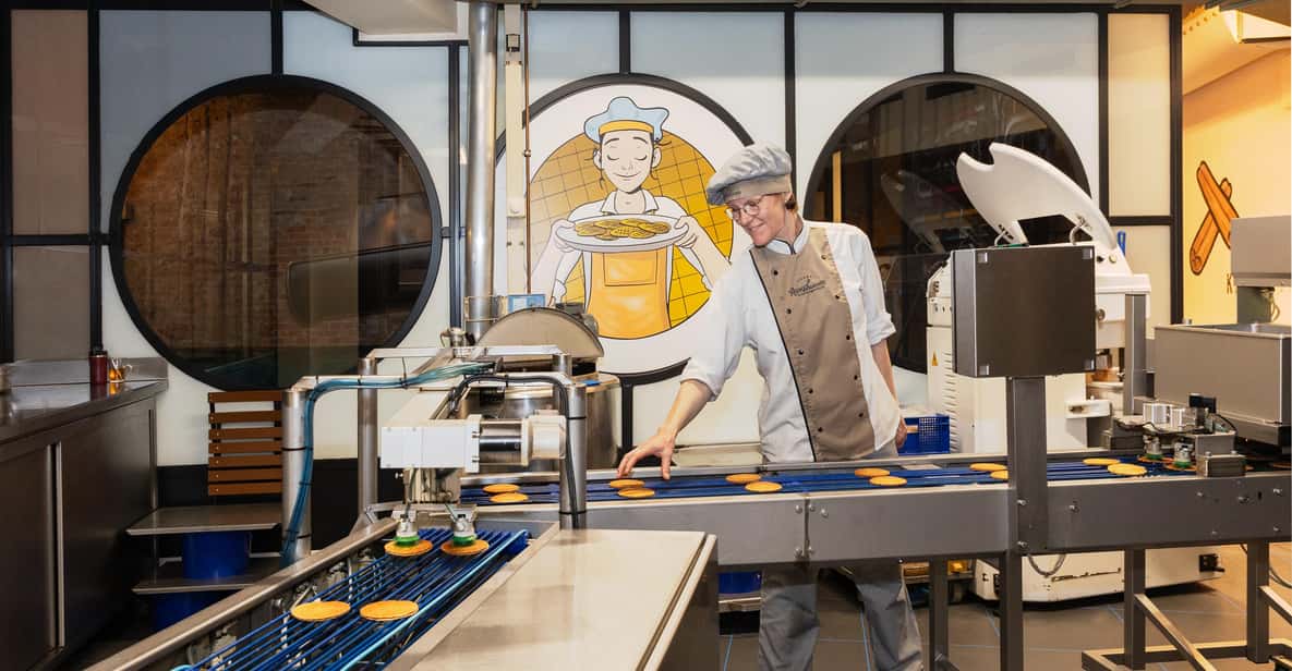 Afbeelding 2 van Gouda: toegangsbewijs siroopwafelfabriek inclusief siroopwafel
