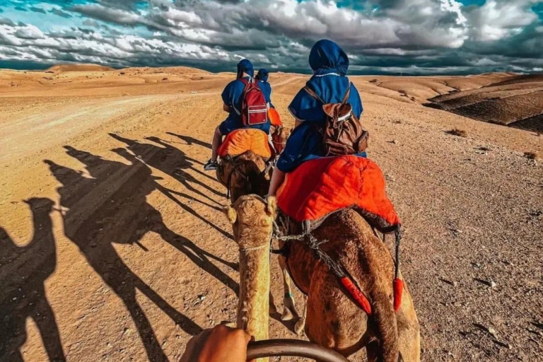 Paralotniarstwo w górach Atlas i jednodniowa przejażdżka na pustynnym wielbłądzieLatać po niebie, przejażdżka na wielbłądach i jednodniowa wycieczka w góry Atlas