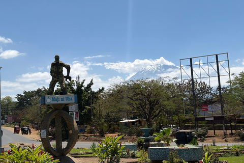 Moshi: Guided Walking City Tour with Market Visit and Coffee