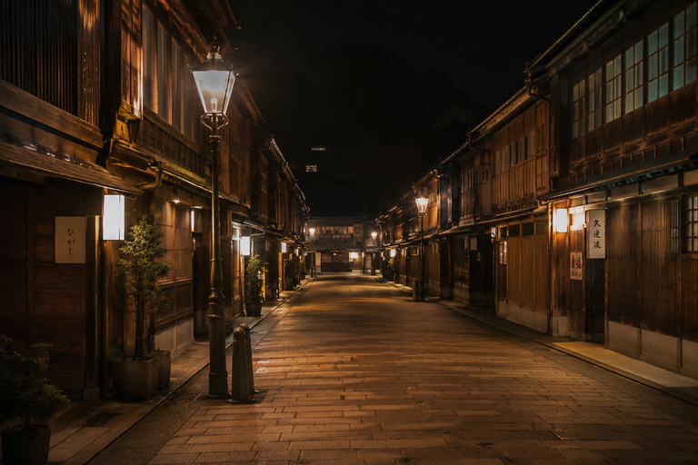 Kanazawa: Nishi Chaya & Riverside Night Photo Walk