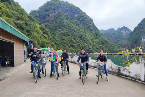 2 日吉婆岛-兰哈湾小团游（含三餐和门票）2天吉婆岛-兰哈湾之旅包括从河内出发的单程接送服务。