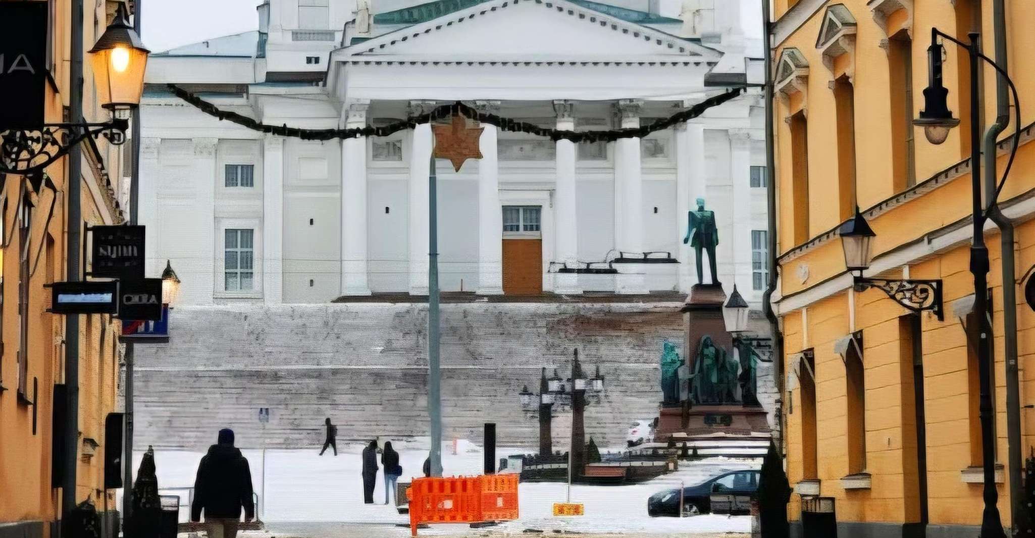 Helsinki & Suomenlinna: City Highlights Tour with Ferry Ride