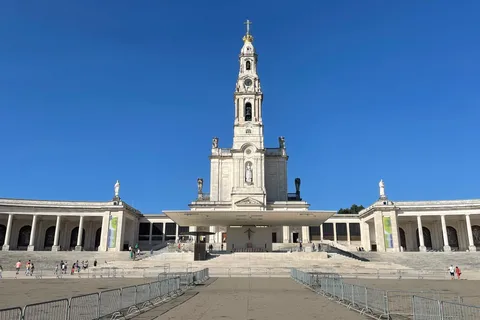 Tour a Fátima, Batalha, Nazaré e Óbidos