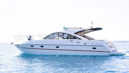 All-Inclusive-Yacht in der Bucht von Taormina