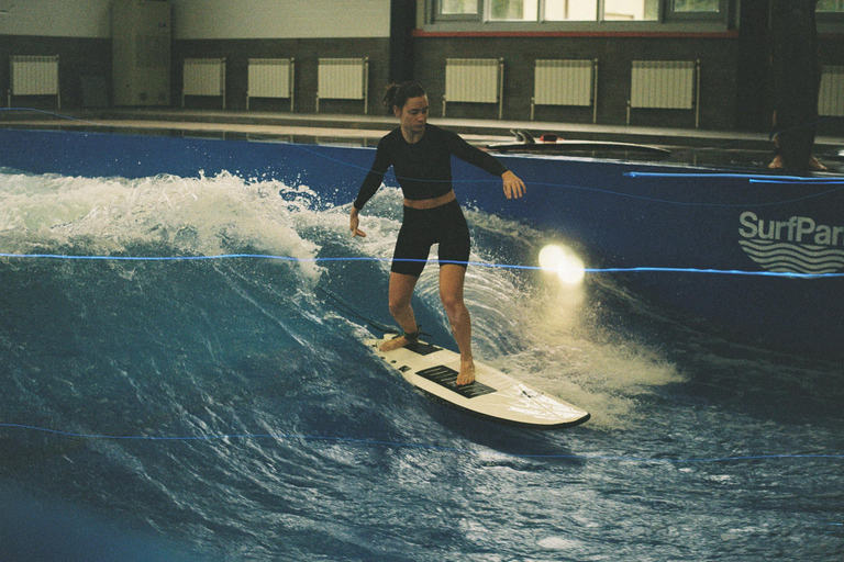 Vilnius: Indoor Surfing Session with Instructors