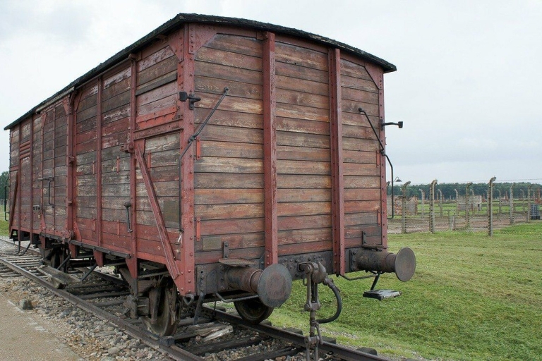 Auschwitz-Birkenau z przewodnikiem i transfer z KrakowaPrywatna wycieczka z prywatnym odbiorem