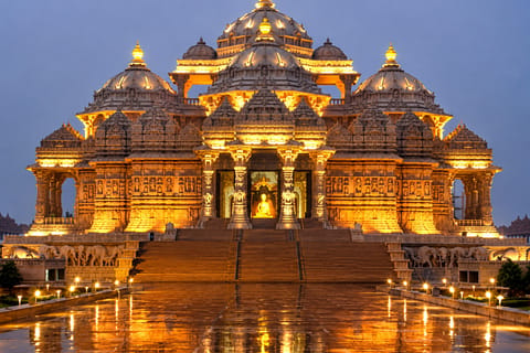 Delhi: Akshardham Temple Tour with Exhibition & Water Show