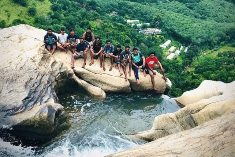 Ella: Full Day 6Highlights Tour by Tuk-Tuk