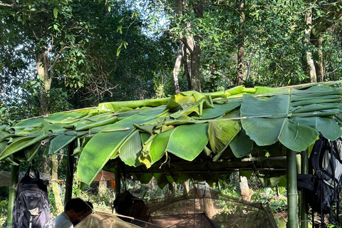 Cours de survie dans la forêt primaire près de Luang Prabang.