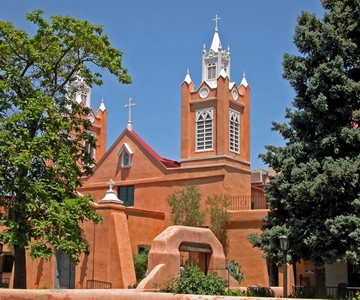 Albuquerque: 12pm Old Town History, Legends & Lore Tour