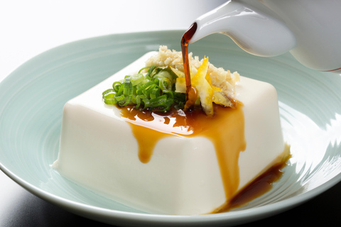 Making Fresh To-fu from soybeans in Kyoto