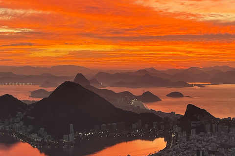 Dois irmãos sunrise hike & drone video