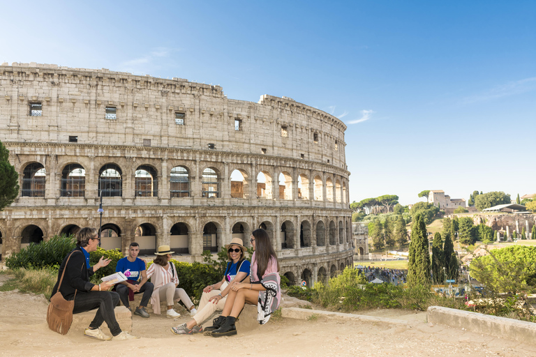 Rome: Colosseum Arena, Forum &amp; Palatine Hill Guided TourGroup Tour in Italian