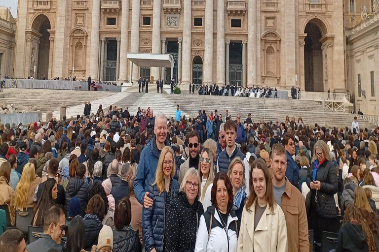Vatican City: Papal Audience and St.Peter's Basilica Tour vatican : Papal Audience, St.Peter's Basilica spanish Tour