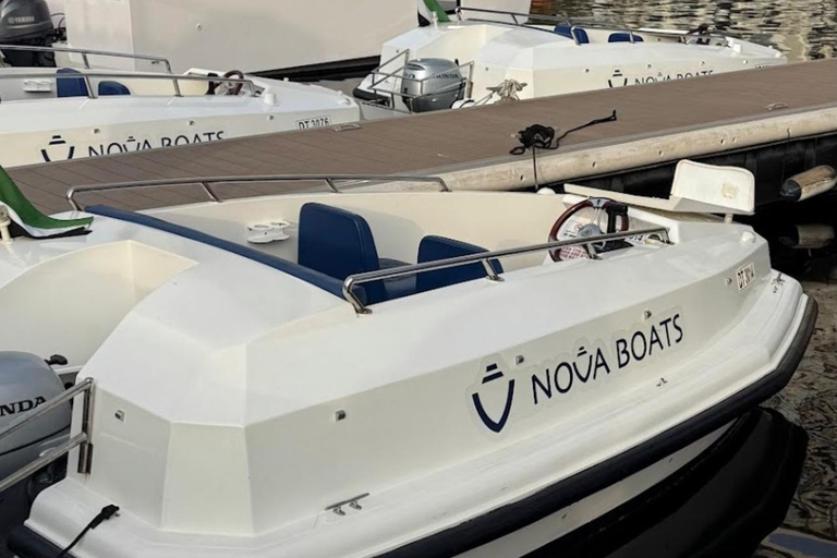 Dubai: Self-Drive Boat Tour in Creek Harbour - 5 Pax Dubai: Self-Drive Boat Experience in Creek Harbour - 5 Pax