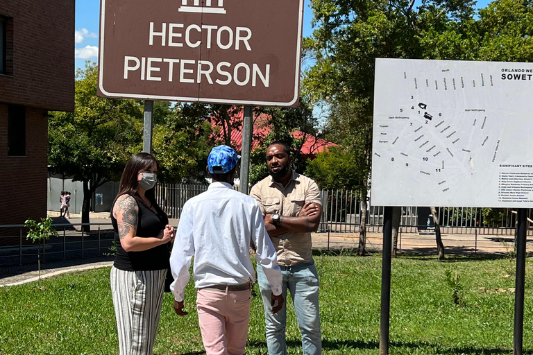 Johannesburg: Soweto Tour with Local Guide