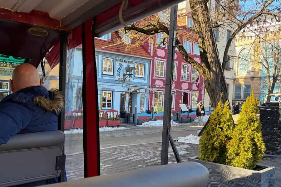 Riga: E-Bus-Tour durch die Altstadt mit Bier, Balsam oder Softdrink. Foto: GetYourGuide Riga: E-Bus-Tour durch die Altstadt mit Bier, Balsam oder Softdrink. Foto: GetYourGuide