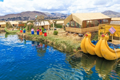 Lago Titicaca Uros Island Tour, Taquile en Amantani 2 dagenLago Titicaca Uros Island Tour, Taquile en Amantani 2d/1n